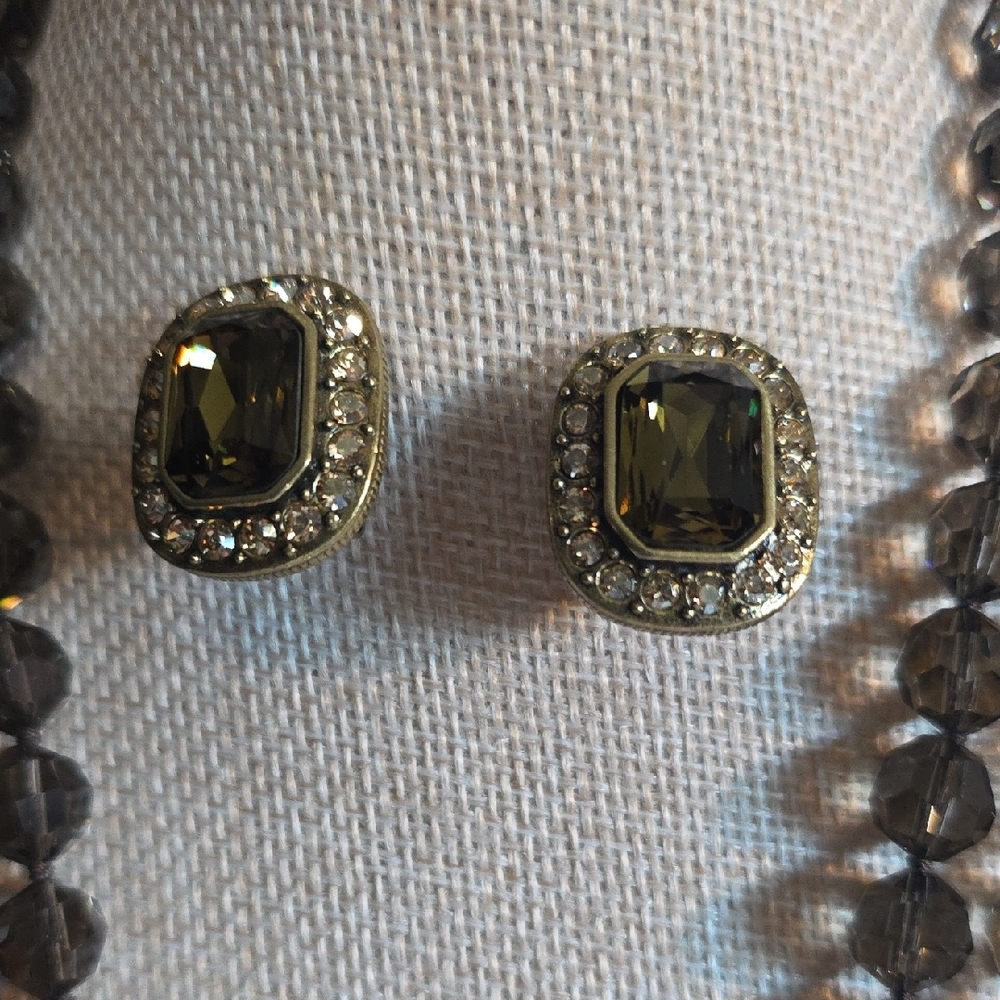 Vintage Heidi Daus Smoky Crystal Jewelry Set with Gold Accents - Picture 5 of 12